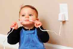 Як звільнити потерпілого від дії електричного струму